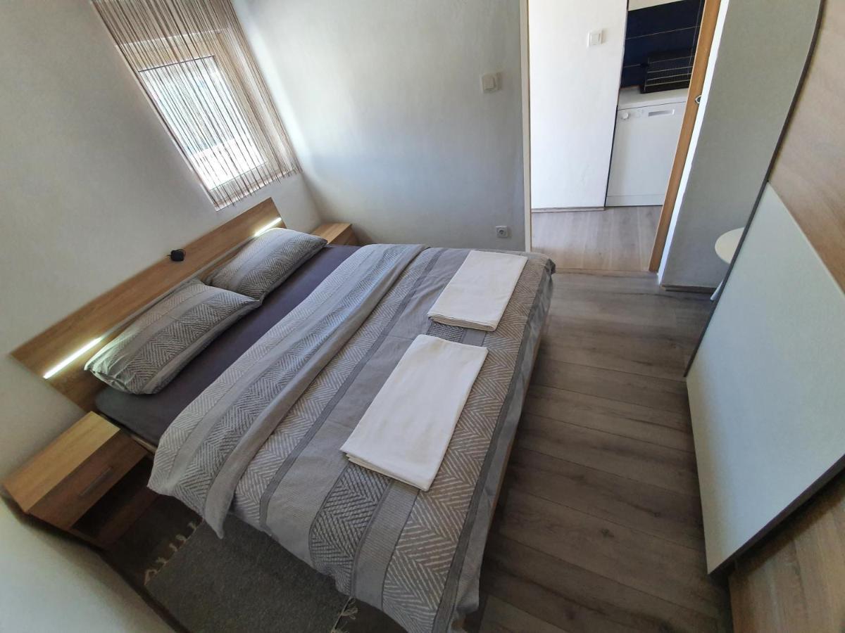 6 M, 50 M Do Plaze Apartamento Barbat na Rabu Exterior foto