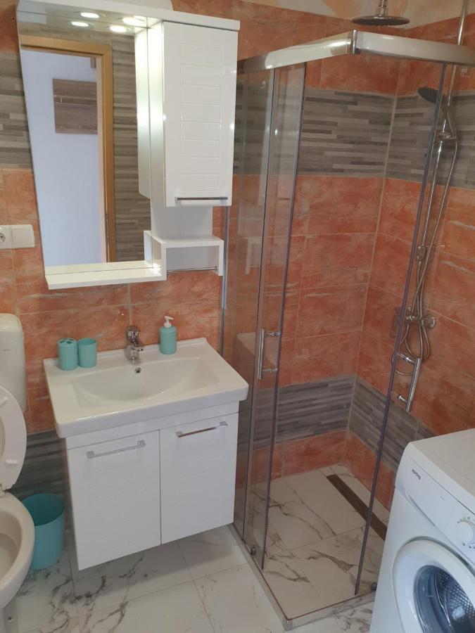 6 M, 50 M Do Plaze Apartamento Barbat na Rabu Exterior foto