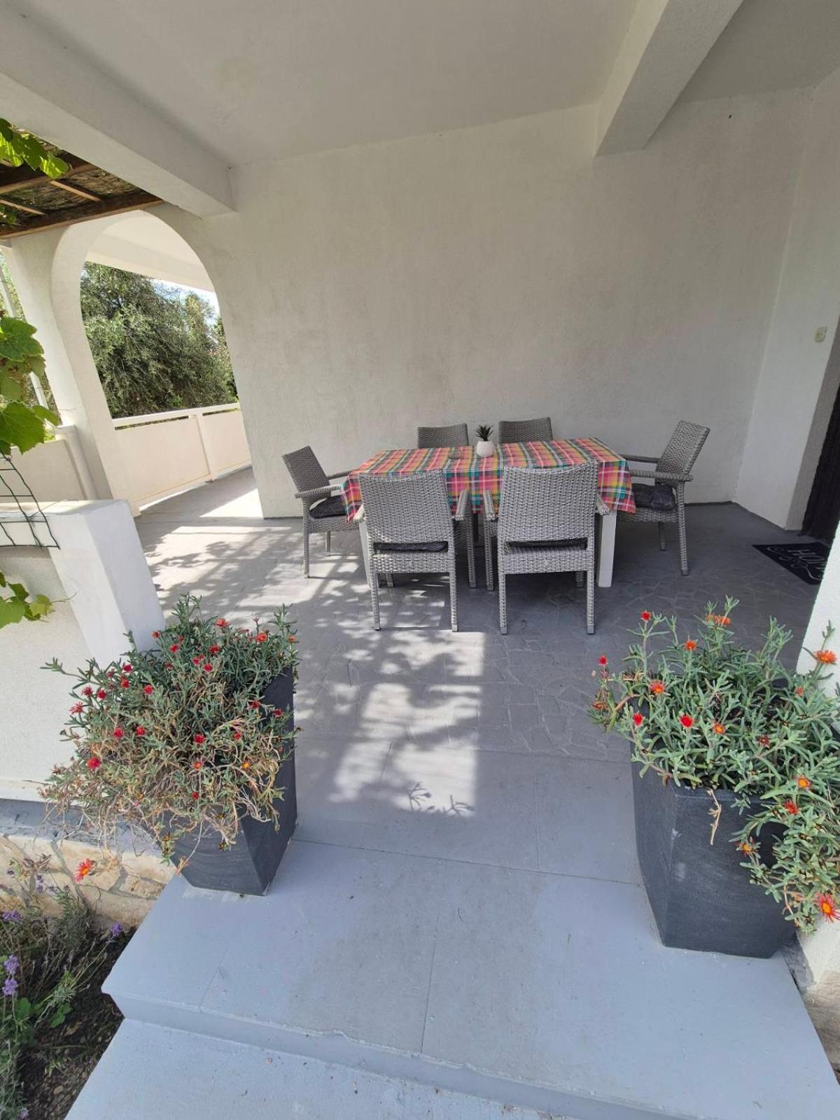6 M, 50 M Do Plaze Apartamento Barbat na Rabu Exterior foto