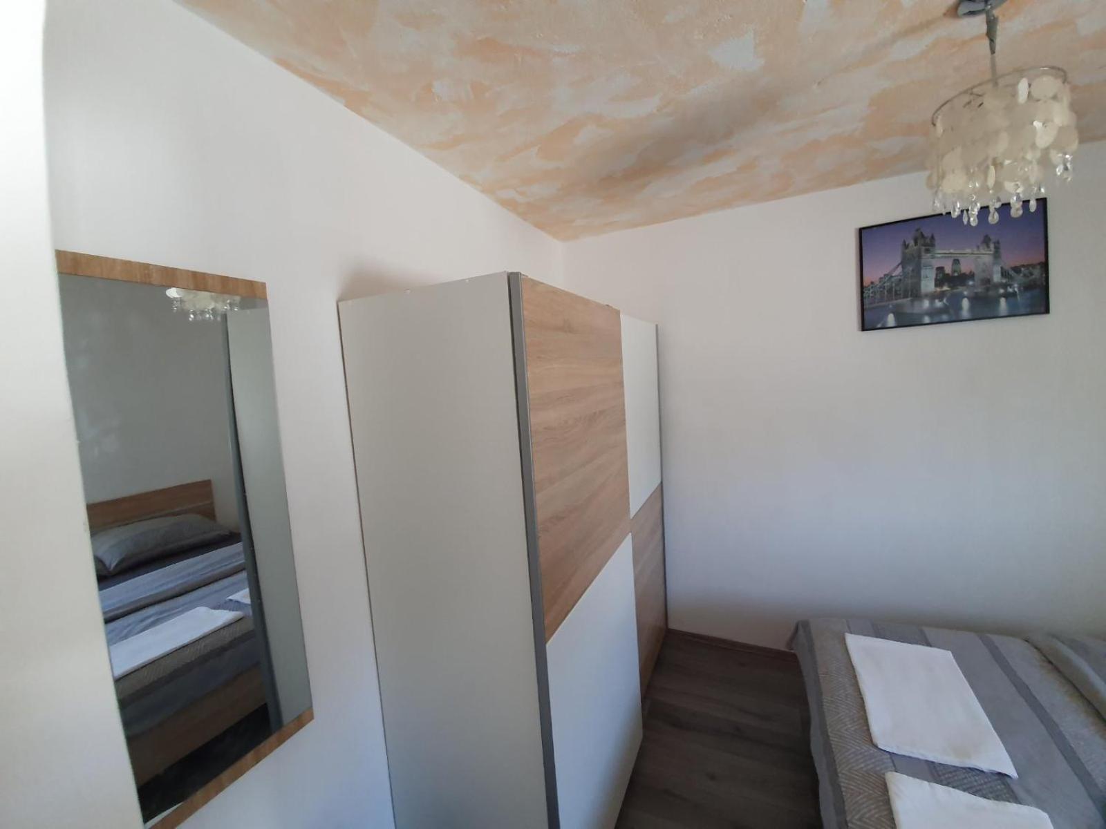 6 M, 50 M Do Plaze Apartamento Barbat na Rabu Exterior foto