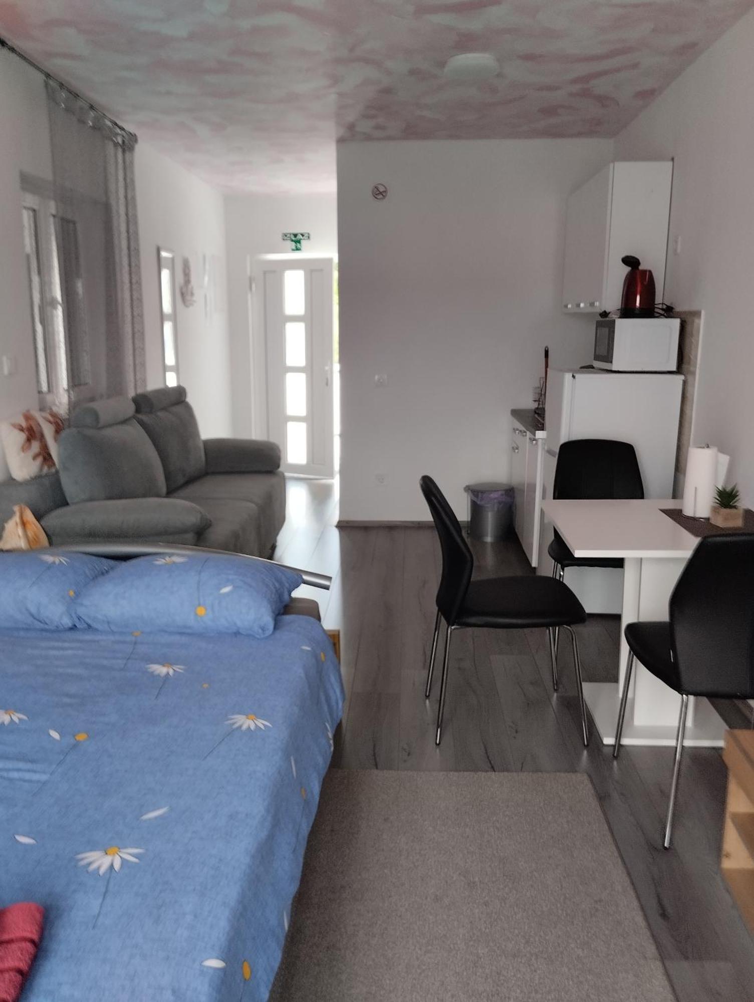 6 M, 50 M Do Plaze Apartamento Barbat na Rabu Exterior foto