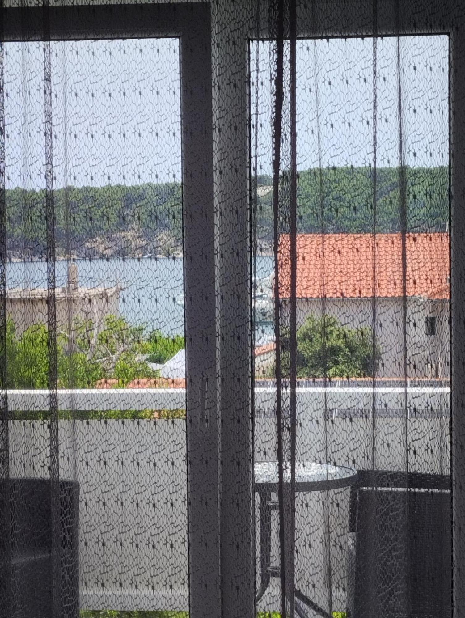 6 M, 50 M Do Plaze Apartamento Barbat na Rabu Exterior foto
