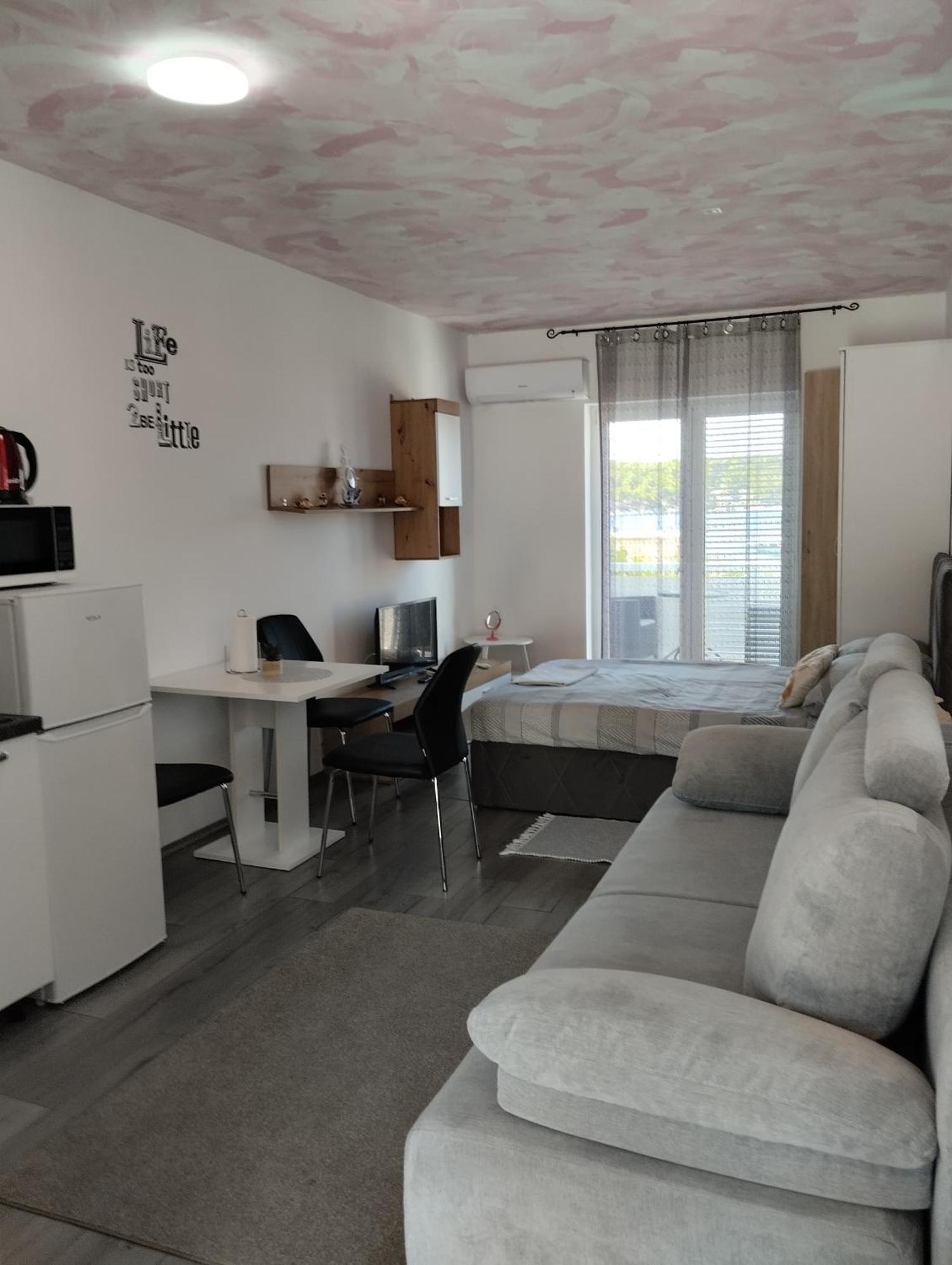 6 M, 50 M Do Plaze Apartamento Barbat na Rabu Exterior foto