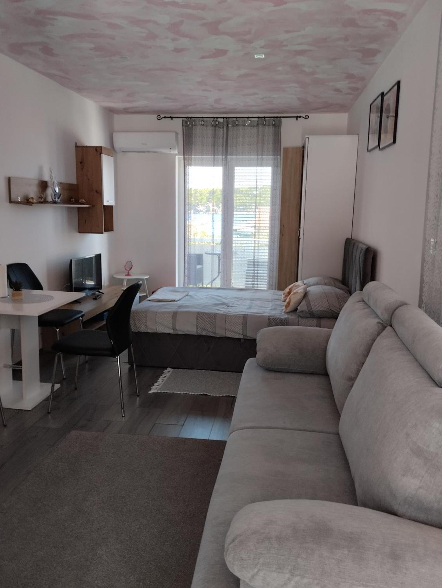 6 M, 50 M Do Plaze Apartamento Barbat na Rabu Exterior foto